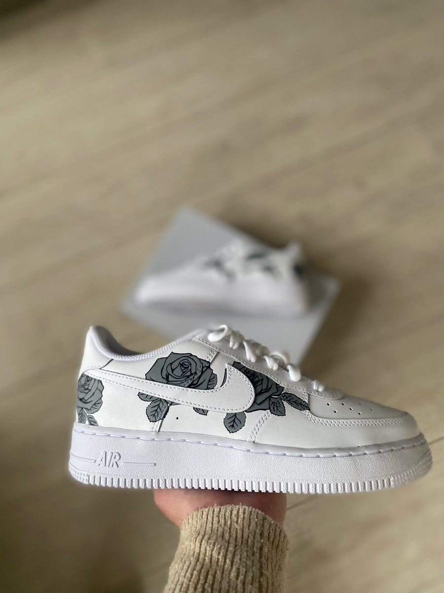 black gray white air force 1