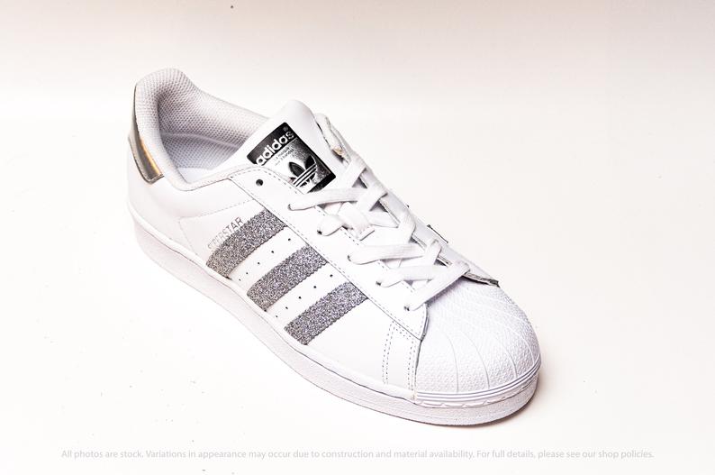 wetenschapper vier keer Tapijt Adidas Superstar - Silver Glitter – CustomSneaker